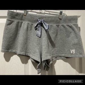 Victoria's Secret gray sleep shorts -XL-
